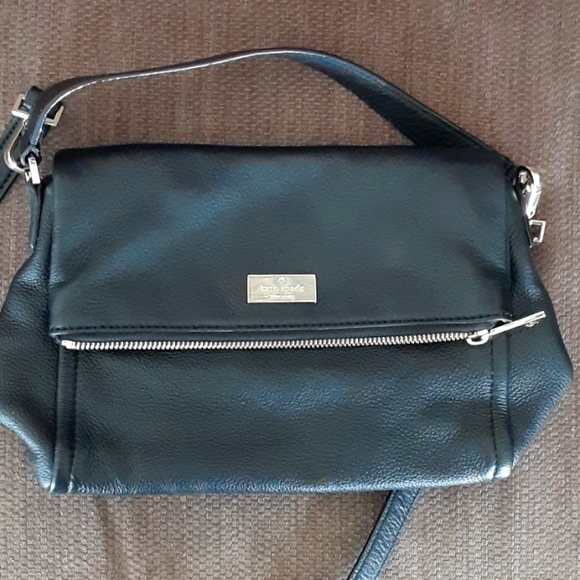 Kate Spade New York Highland Place Mini Maria Black Leather Crossbody. - Picture 2 of 14